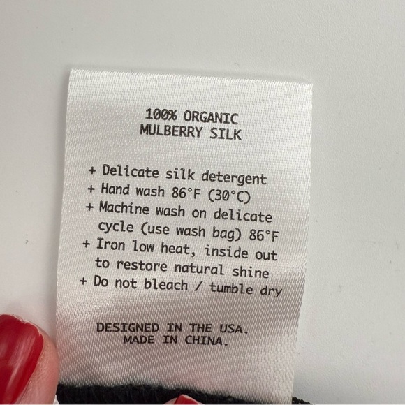 Sunday silks black mulberry silk king pillowcase zip
Closure - Picture 3 of 4